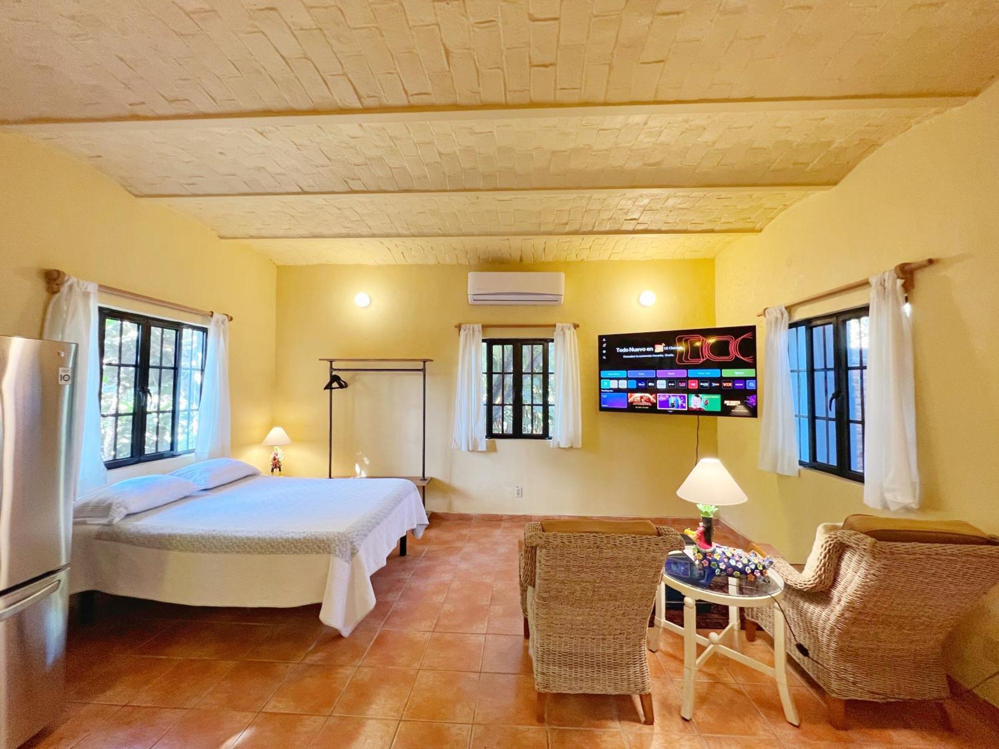 Estrellita'S Bed & Breakfast Ajijic Ngoại thất bức ảnh